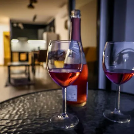 Ginger - Stare - Bezplatny Parking - Youtube Ginger We Wroclawiu